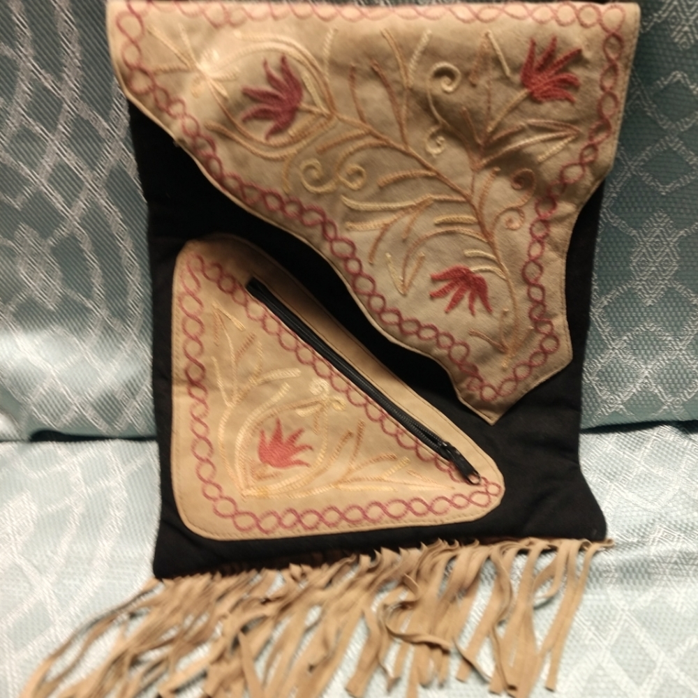 Handmade was told from India black Tan smoke and pet free